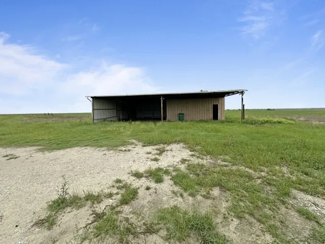 9652 County Road 4360 Frost, TX 76641