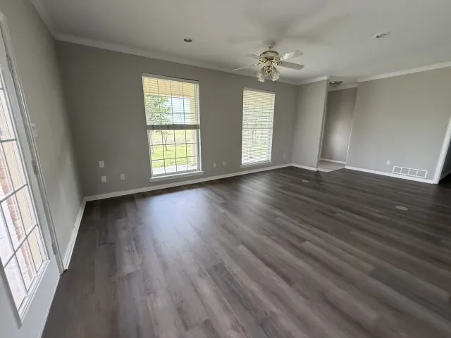 9652 County Road 4360 Frost, TX 76641
