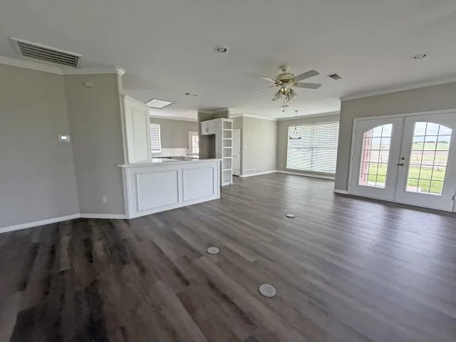 9652 County Road 4360 Frost, TX 76641