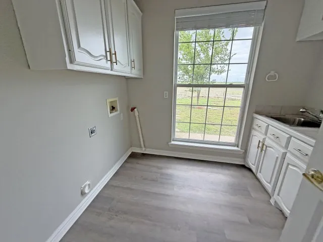 9652 County Road 4360 Frost, TX 76641