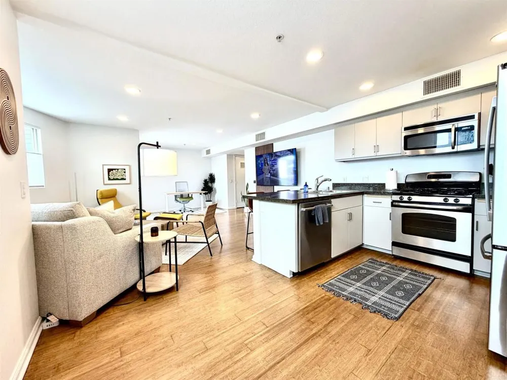 687 S Coast Highway 101 #308 Encinitas, CA 92024
