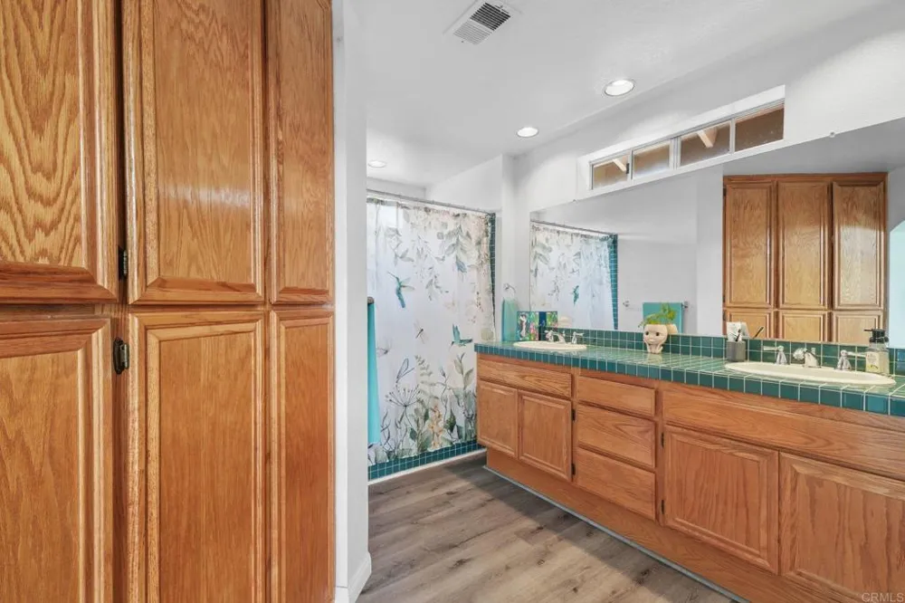 971 Somerset Ct. #F Chula Vista, CA 91915