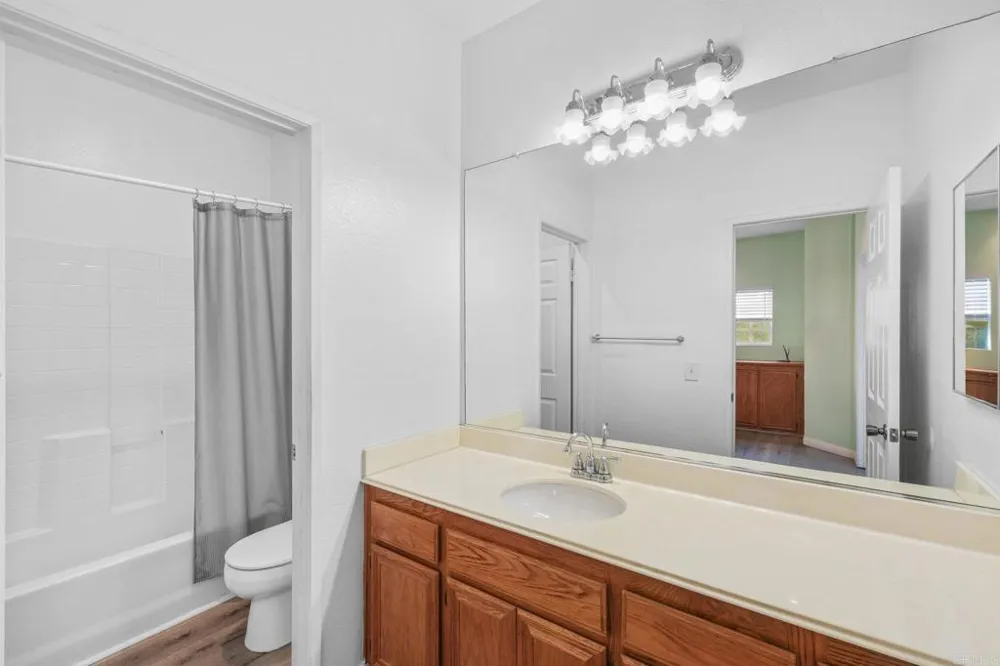 971 Somerset Ct. #F Chula Vista, CA 91915