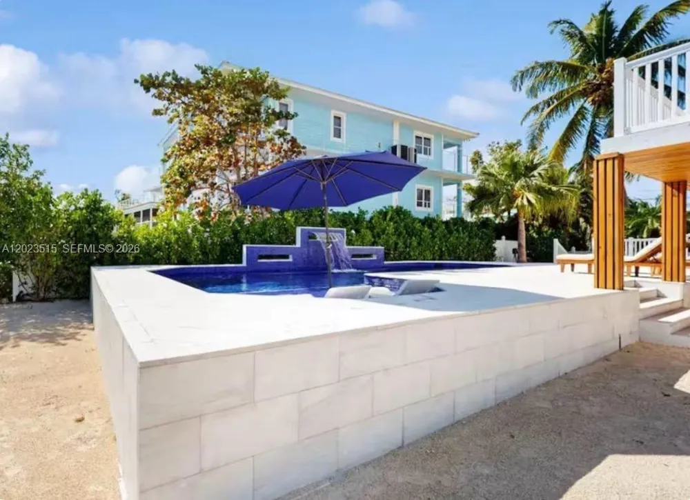 128 La Paloma Rd Key Largo, FL 33037