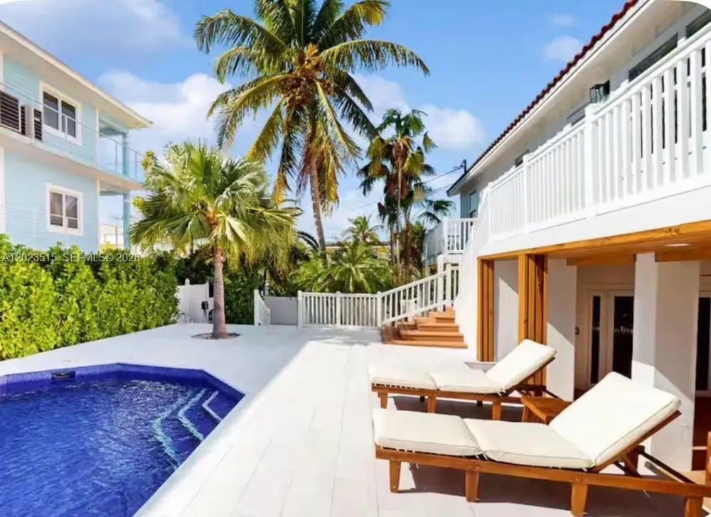 128 La Paloma Rd Key Largo, FL 33037