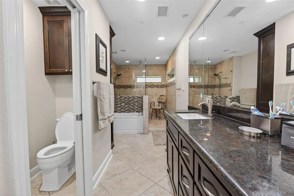 495 Wildwood Drive Onalaska, TX 77360