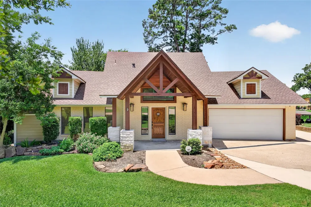 495 Wildwood Drive Onalaska, TX 77360