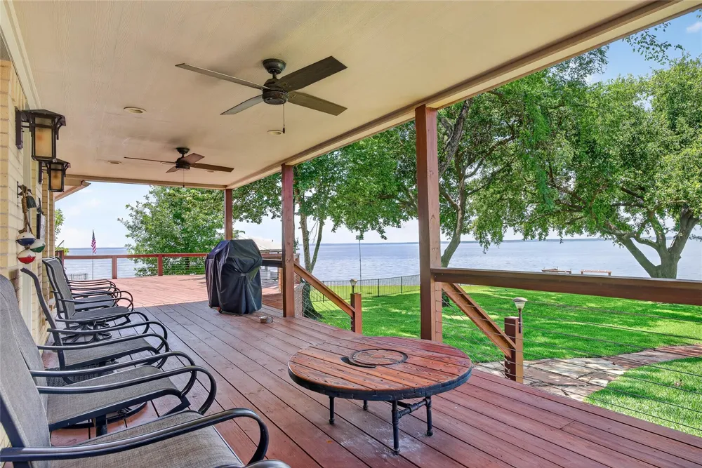 495 Wildwood Drive Onalaska, TX 77360