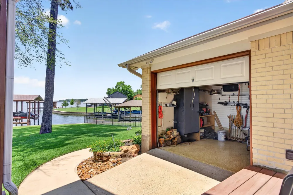 495 Wildwood Drive Onalaska, TX 77360