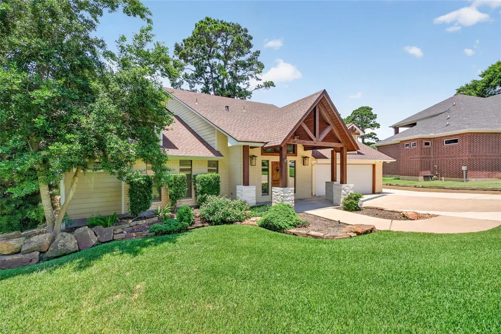 495 Wildwood Drive Onalaska, TX 77360
