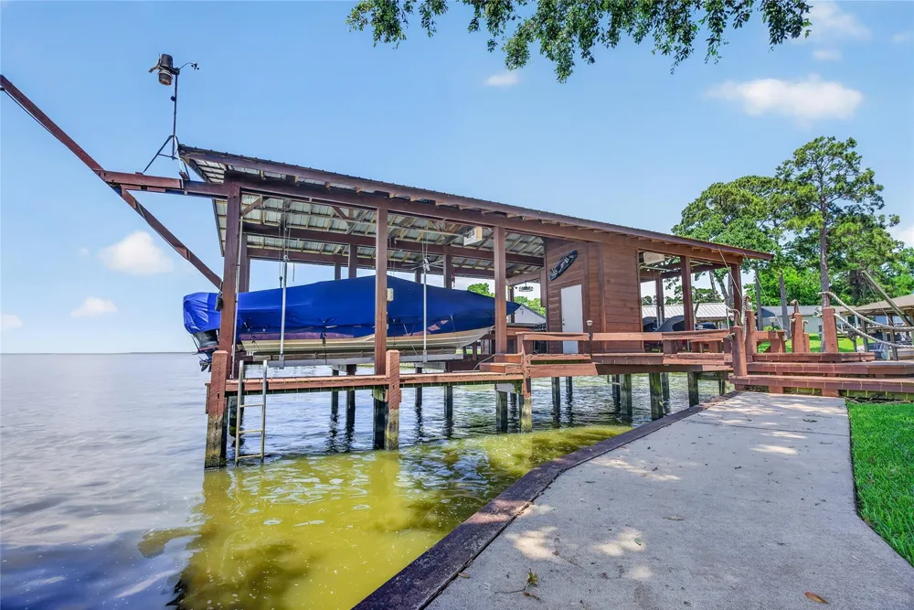495 Wildwood Drive Onalaska, TX 77360
