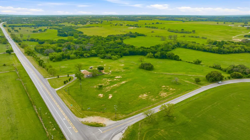 7450 E Highway 6 #3 De Leon, TX 76444