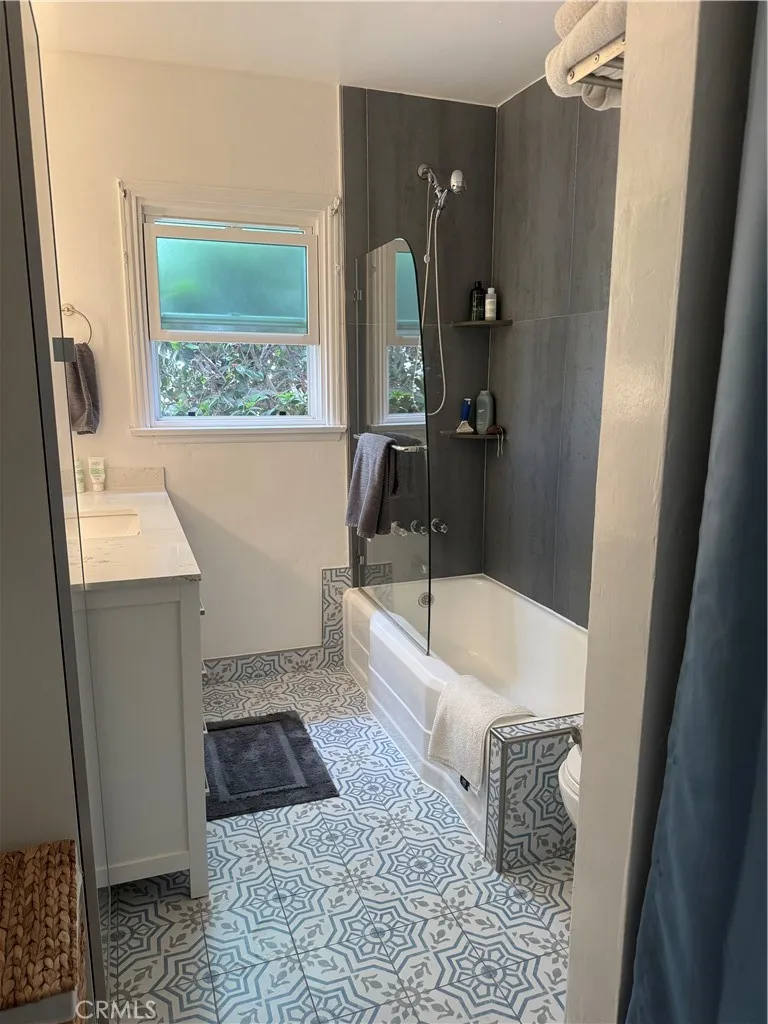 2647 Kansas South Gate, CA 90280