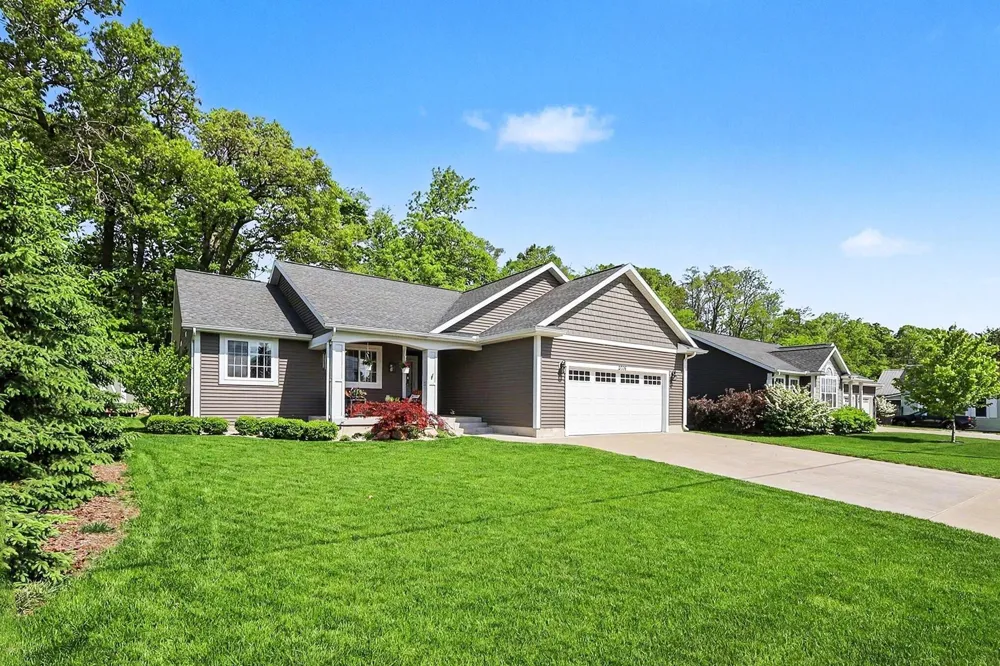 2006 Lake Avenue North Muskegon City, MI 49445