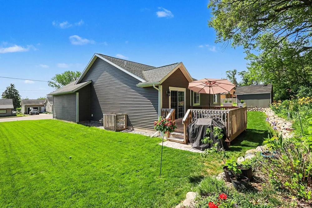 2006 Lake Avenue North Muskegon City, MI 49445
