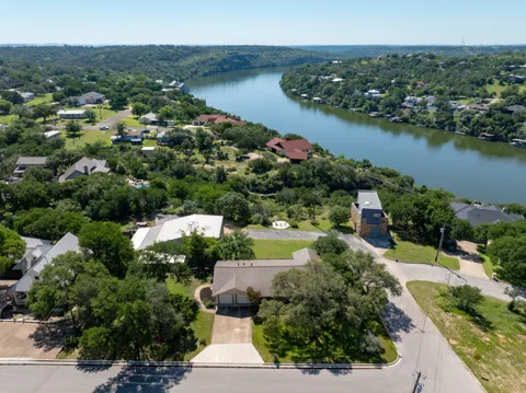 401 Crestview Drive