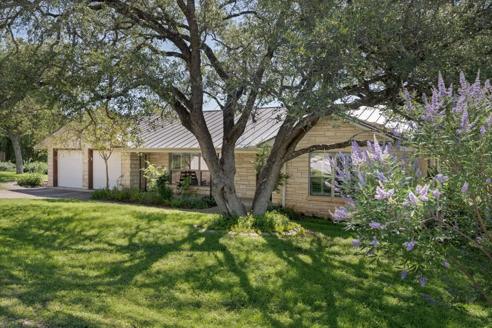 401 Crestview Drive Marble Falls, TX 78654