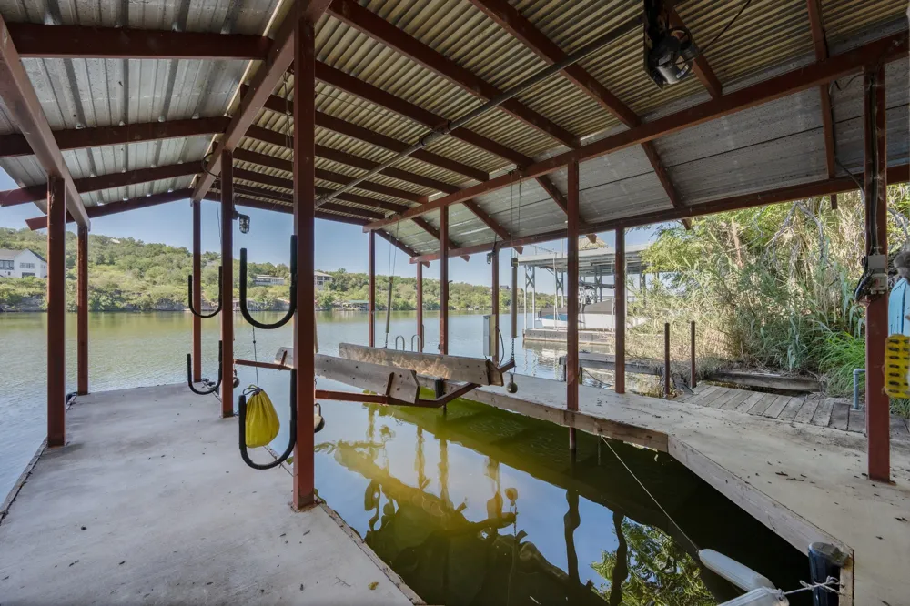401 Crestview Drive Marble Falls, TX 78654