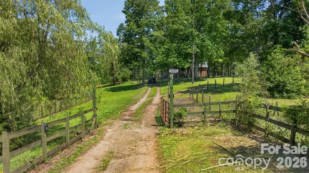66 Misery Ridge Trail Mill Spring, NC 28756