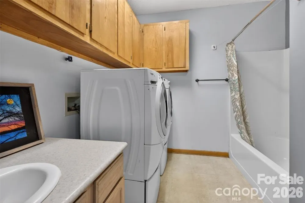 66 Misery Ridge Trail Mill Spring, NC 28756