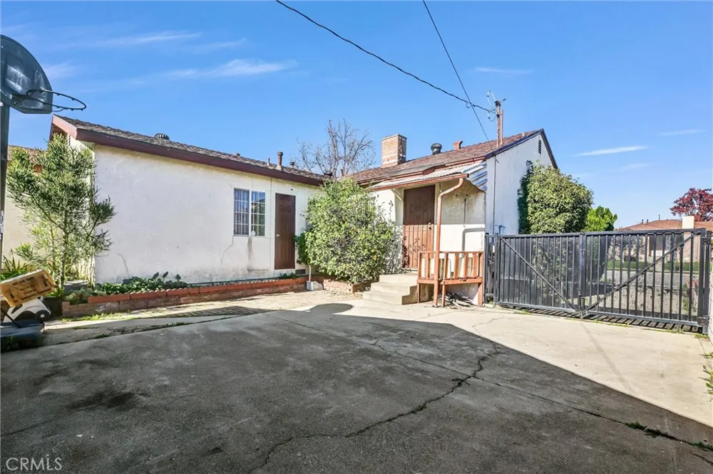 1404 Violeta Alhambra, CA 91801