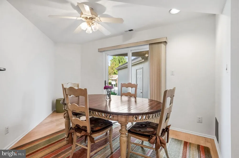 1606 CHANTICLEER Cherry Hill, NJ 08003