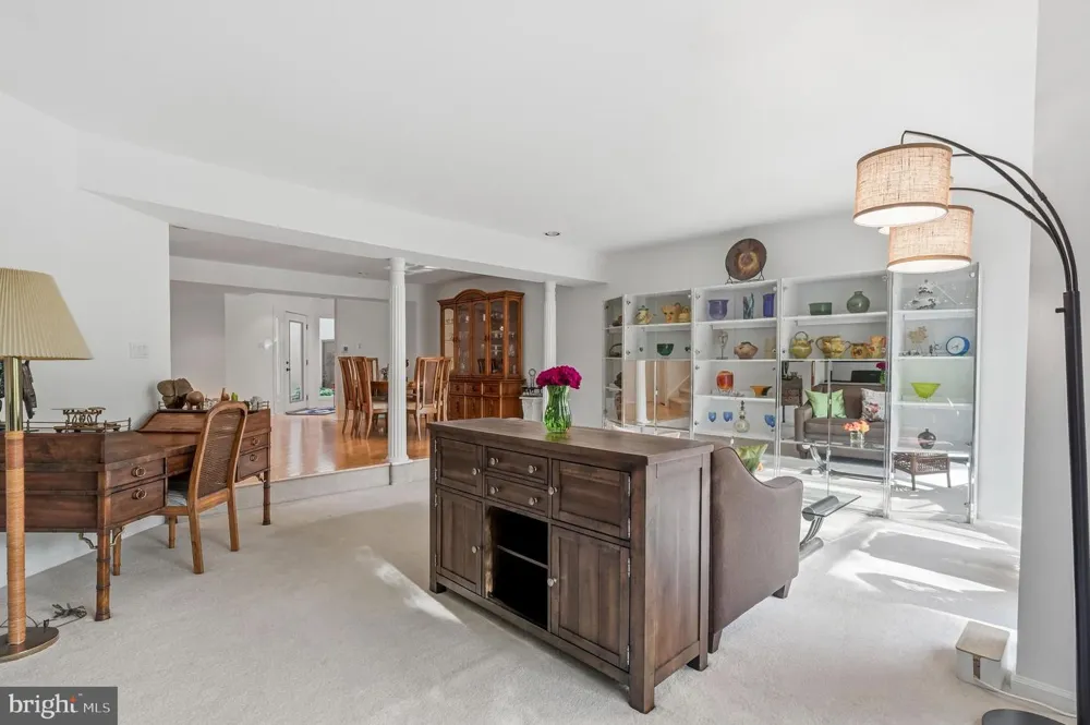 1606 CHANTICLEER Cherry Hill, NJ 08003