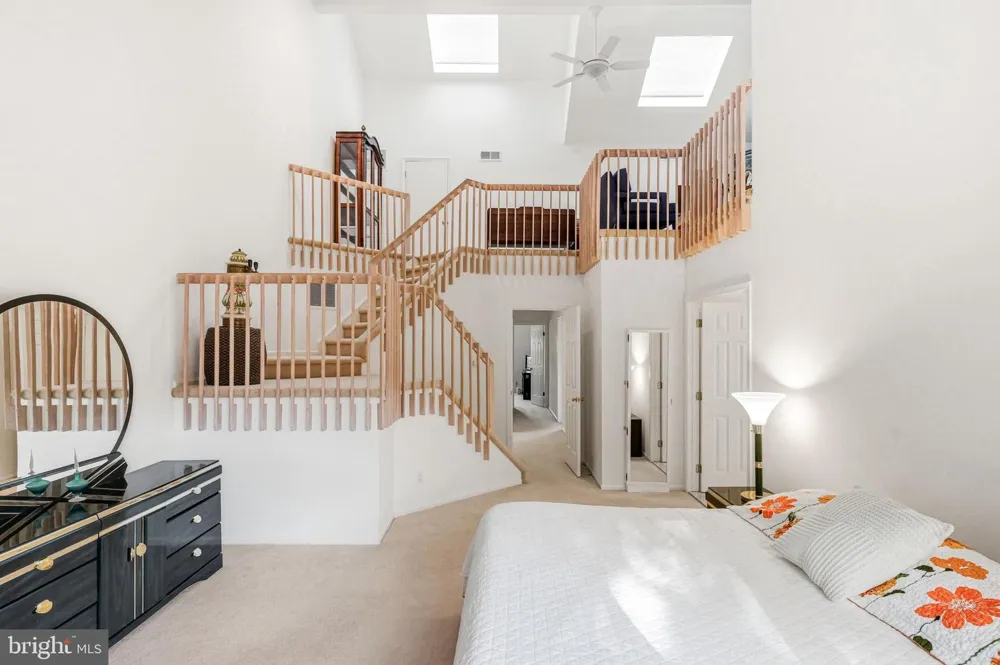1606 CHANTICLEER Cherry Hill, NJ 08003