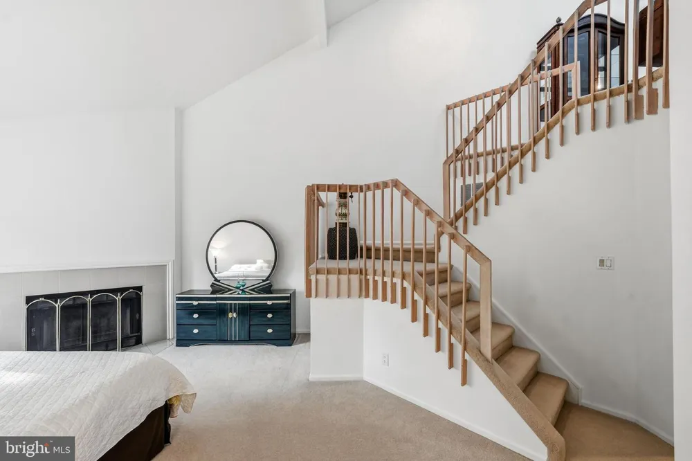 1606 CHANTICLEER Cherry Hill, NJ 08003