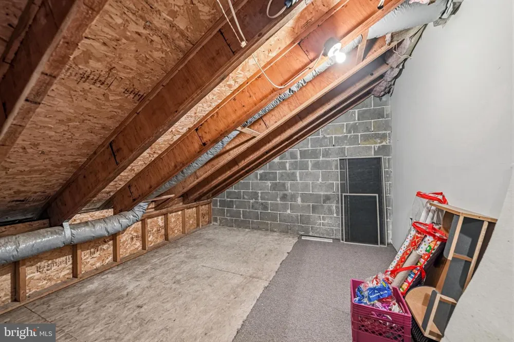 1606 CHANTICLEER Cherry Hill, NJ 08003