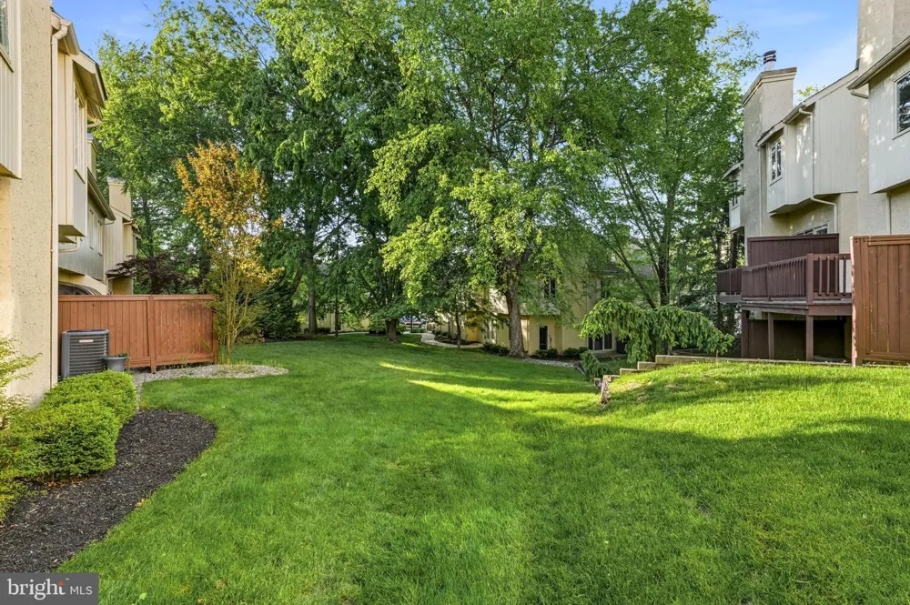 1606 CHANTICLEER Cherry Hill, NJ 08003