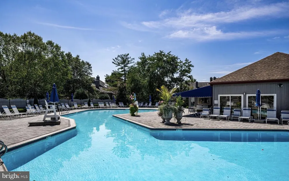 1606 CHANTICLEER Cherry Hill, NJ 08003