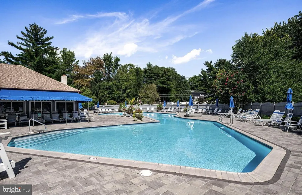 1606 CHANTICLEER Cherry Hill, NJ 08003