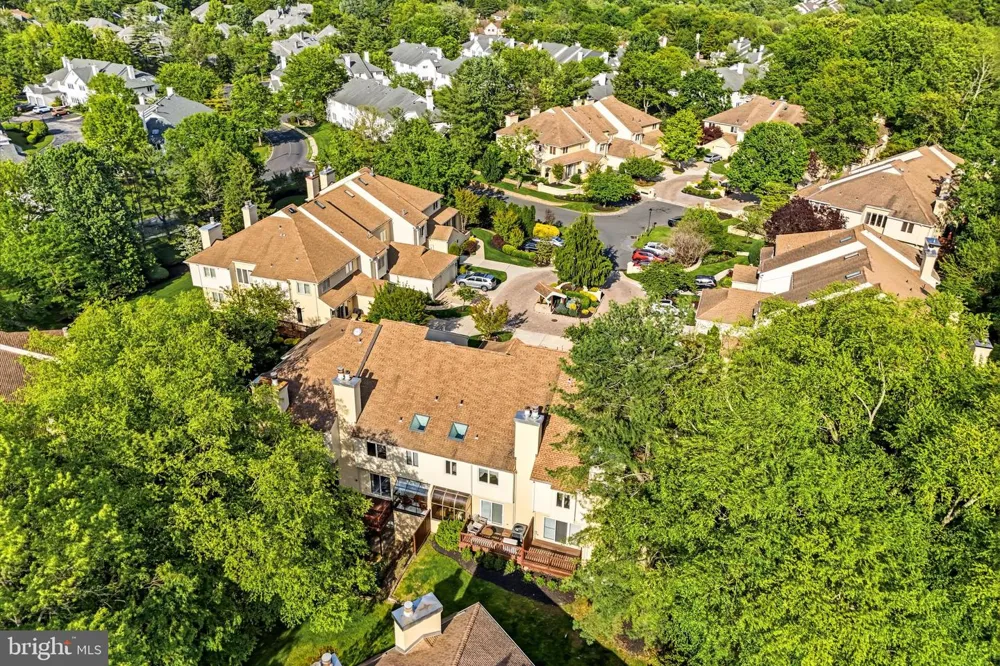 1606 CHANTICLEER Cherry Hill, NJ 08003