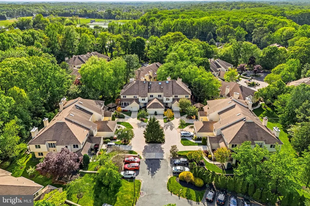 1606 CHANTICLEER Cherry Hill, NJ 08003
