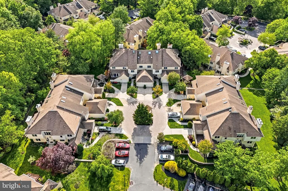 1606 CHANTICLEER Cherry Hill, NJ 08003