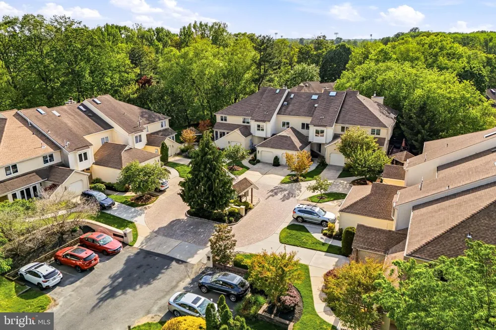 1606 CHANTICLEER Cherry Hill, NJ 08003