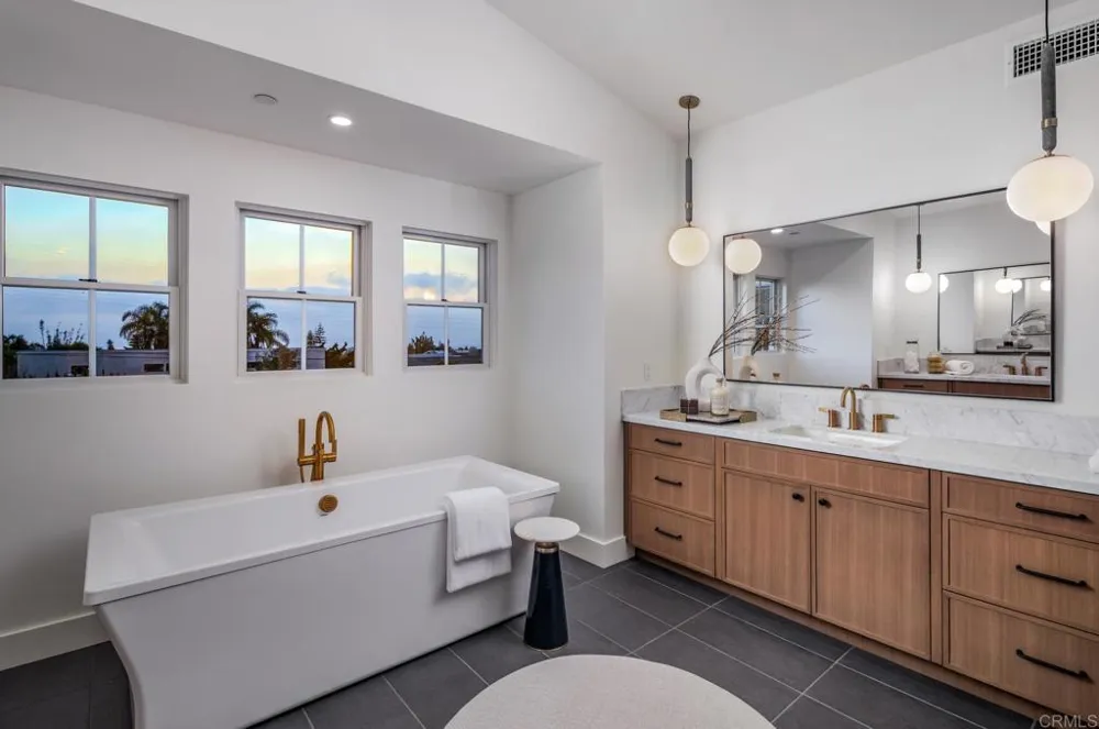 828 Conestoga Ct Encinitas, CA 92024