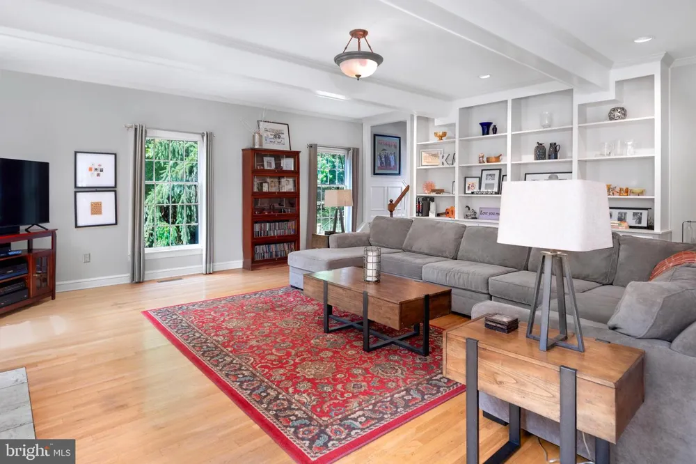 1 MICHAEL WAY Pennington, NJ 08534