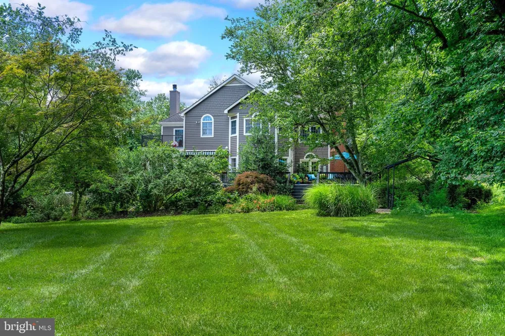 1 MICHAEL WAY Pennington, NJ 08534