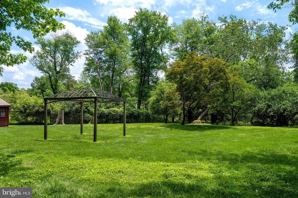 1 MICHAEL WAY Pennington, NJ 08534