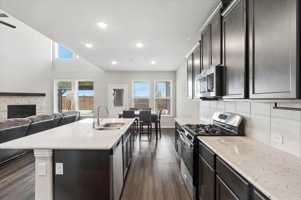 400 Acton Avenue Fort Worth, TX 76131