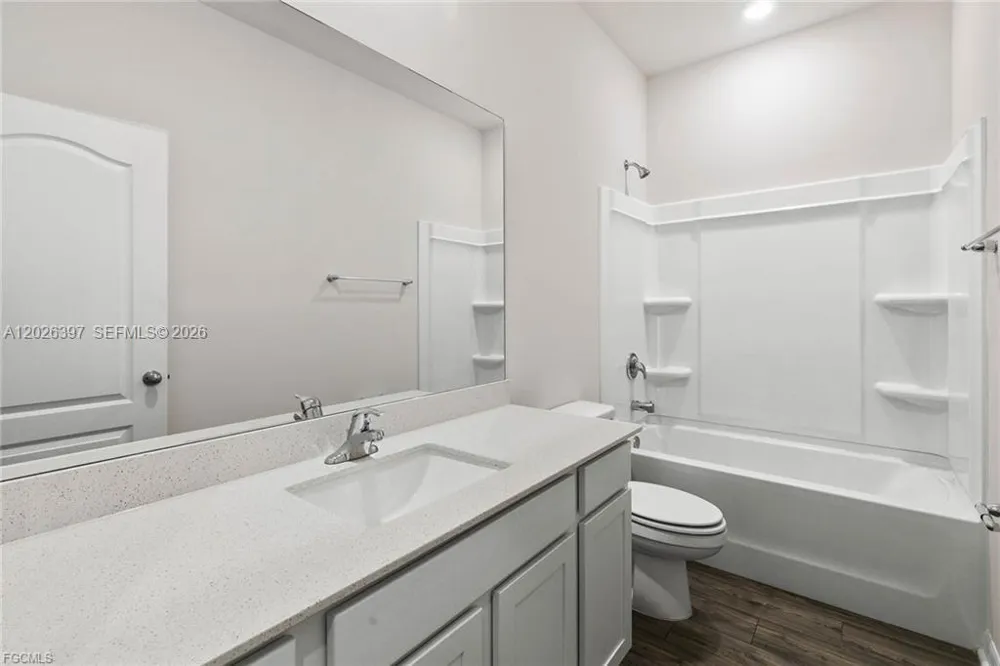 209 SE 26th Ter Cape Coral, FL 33904