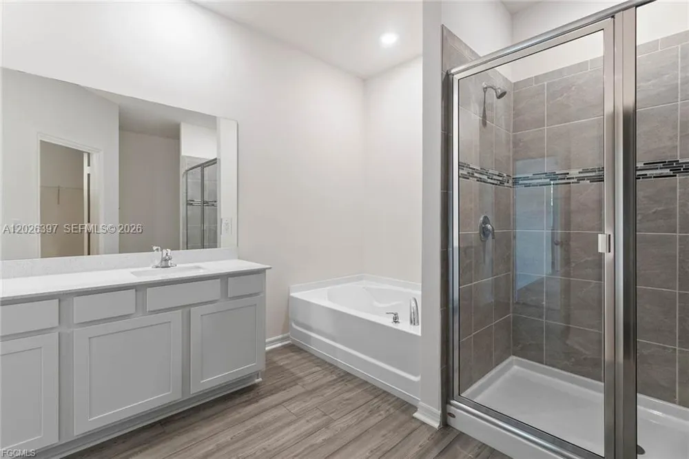 209 SE 26th Ter Cape Coral, FL 33904