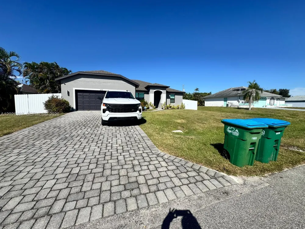 209 SE 26th Ter Cape Coral, FL 33904