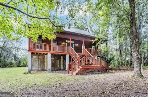 1525 W Black Island RD