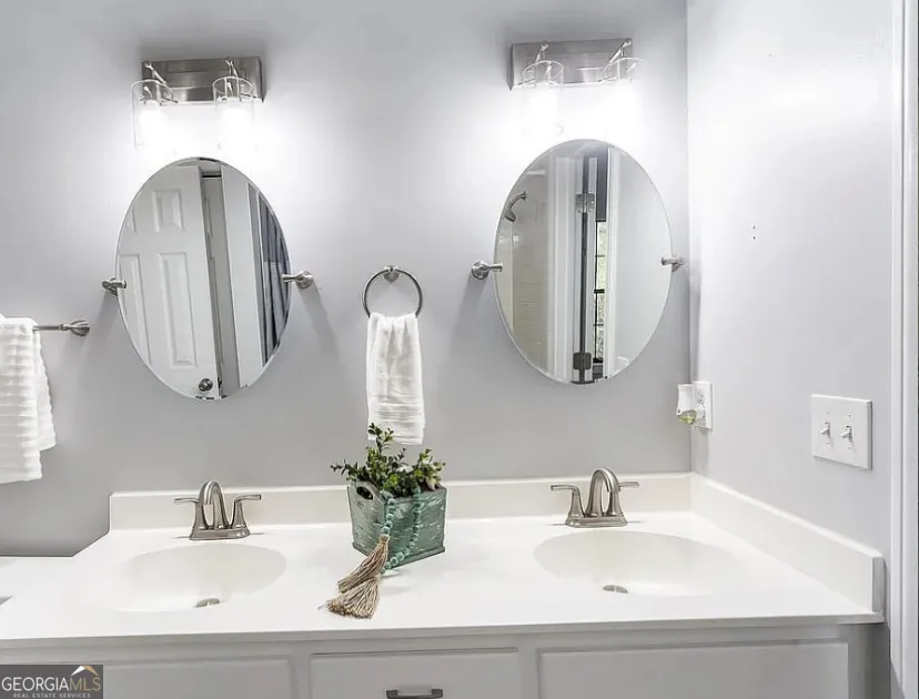 1525 W Black Island RD Darien, GA 31305
