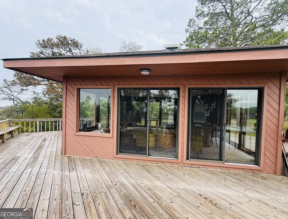 1525 W Black Island RD Darien, GA 31305