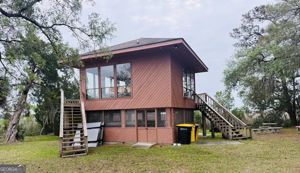1525 W Black Island RD Darien, GA 31305