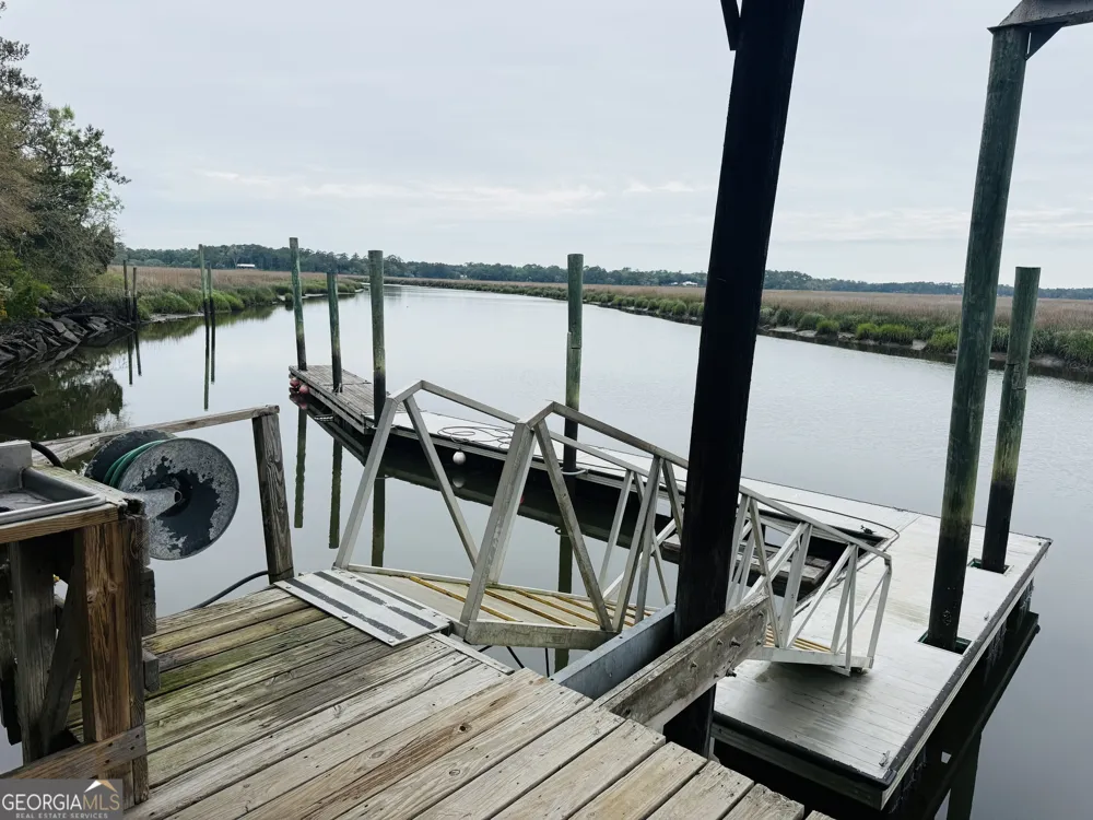 1525 W Black Island RD Darien, GA 31305